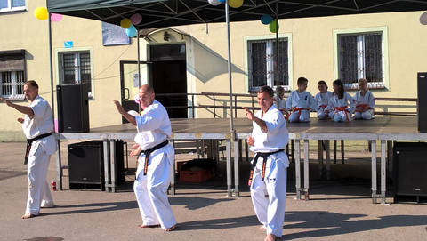 Sosnowiecki Klub Karate - pokaz umiejętności-minipx.jpg